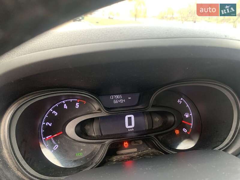 Минивэн Opel Vivaro 2015 в Ивано-Франковске