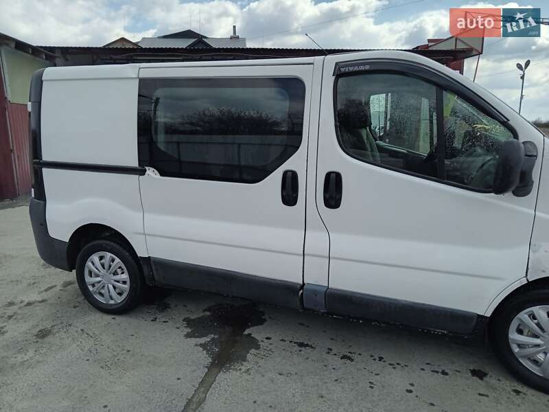 Мінівен Opel Vivaro 2003 в Буську