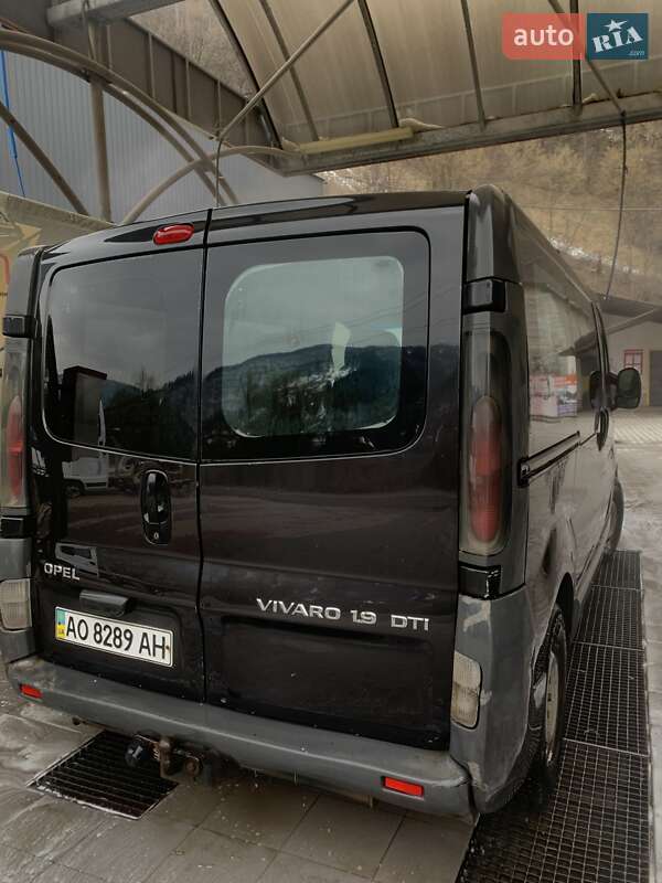 Минивэн Opel Vivaro 2002 в Рахове