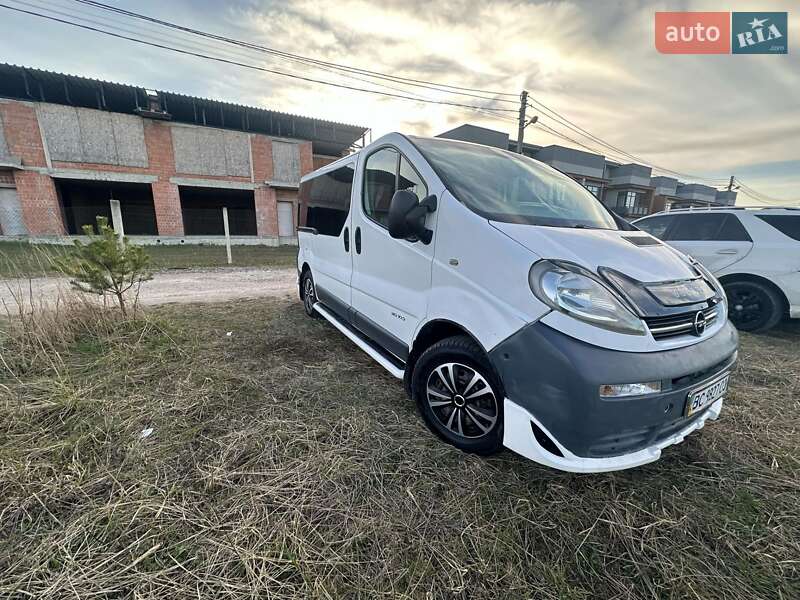 Минивэн Opel Vivaro 2005 в Турке