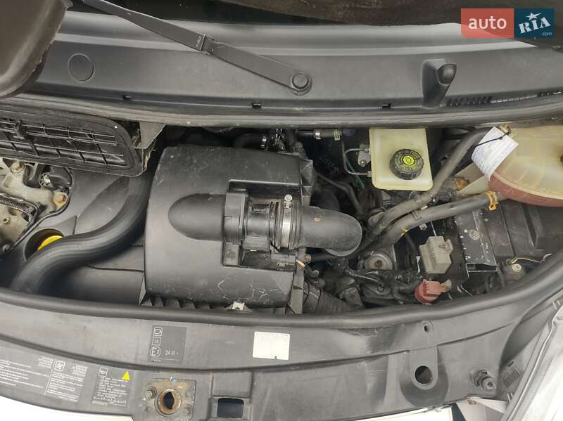 Минивэн Opel Vivaro 2006 в Ивано-Франковске