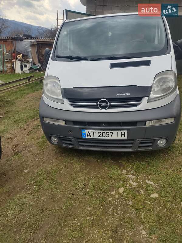 Минивэн Opel Vivaro 2006 в Ивано-Франковске