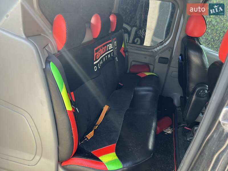 Минивэн Opel Vivaro 2007 в Киеве