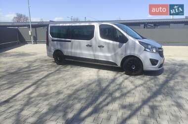 Минивэн Opel Vivaro 2015 в 