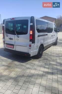 Минивэн Opel Vivaro 2015 в 