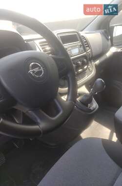 Минивэн Opel Vivaro 2015 в 