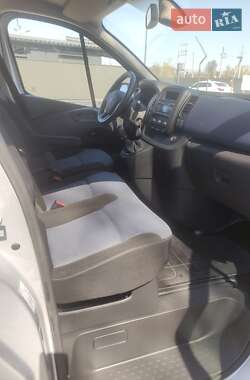 Минивэн Opel Vivaro 2015 в 