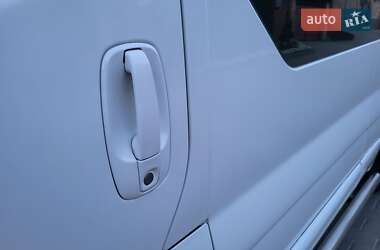 Минивэн Opel Vivaro 2007 в 