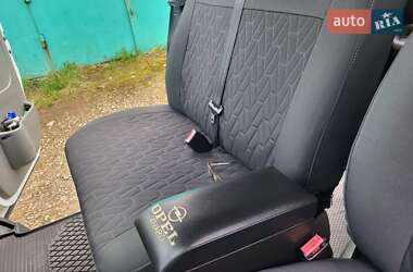 Минивэн Opel Vivaro 2005 в 