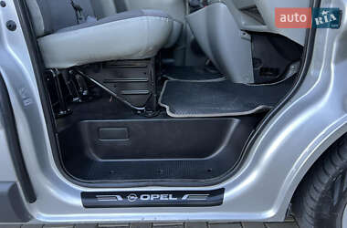 Минивэн Opel Vivaro 2007 в 