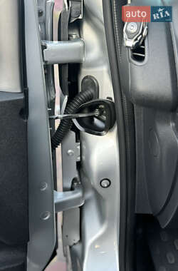 Минивэн Opel Vivaro 2019 в 