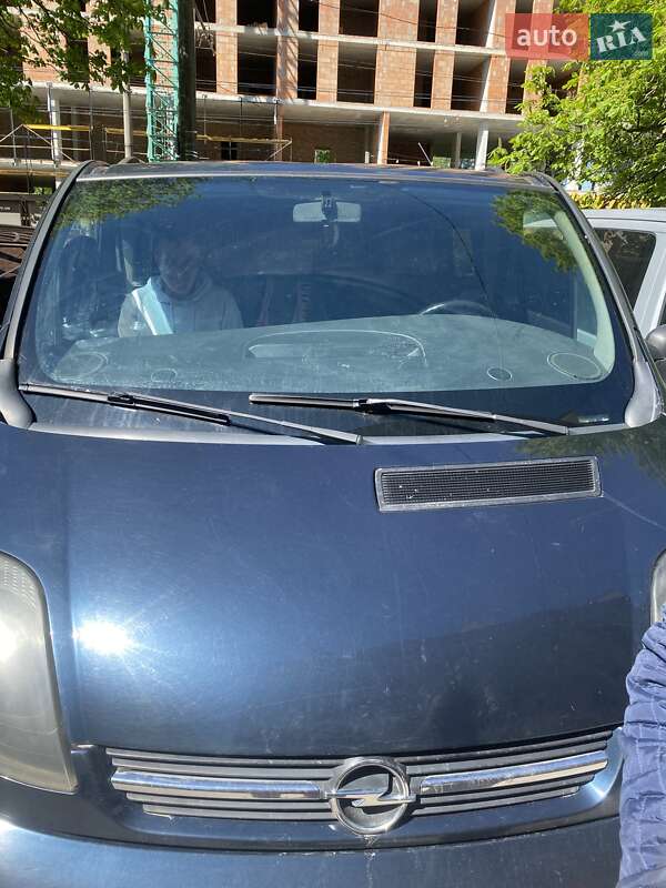 Opel Vivaro 2003