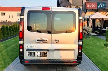 Вантажний фургон Opel Vivaro 2016 в 