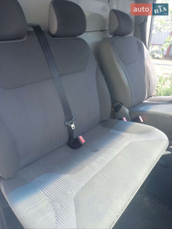 Вантажний фургон Opel Vivaro 2007 в Дніпрі