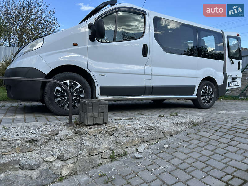 Минивэн Opel Vivaro 2006 в Городке
