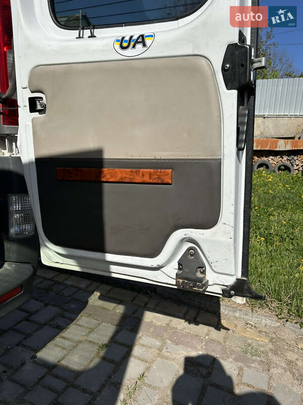 Минивэн Opel Vivaro 2006 в Городке