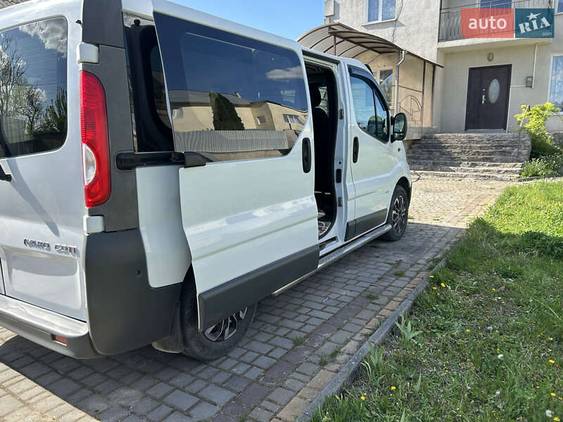Минивэн Opel Vivaro 2006 в Городке