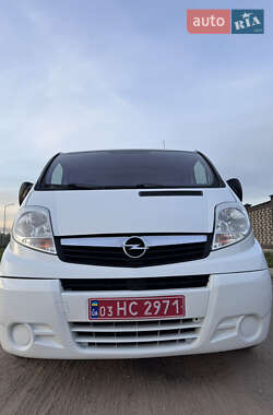 Грузовой фургон Opel Vivaro 2014 в 