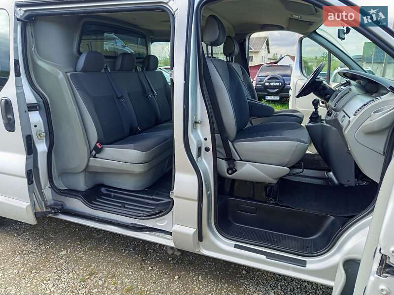 Минивэн Opel Vivaro 2009 в Косове