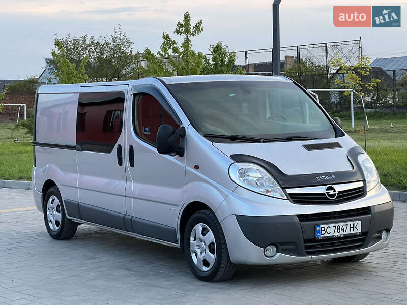 Мінівен Opel Vivaro 2012 в 