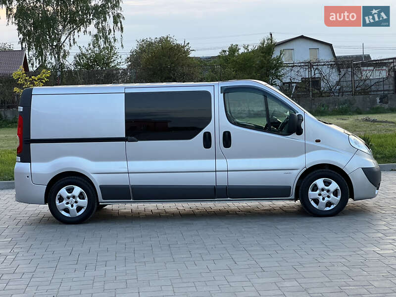 Минивэн Opel Vivaro 2012 в Здолбунове