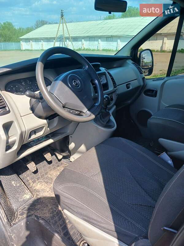 Минивэн Opel Vivaro 2004 в Сумах