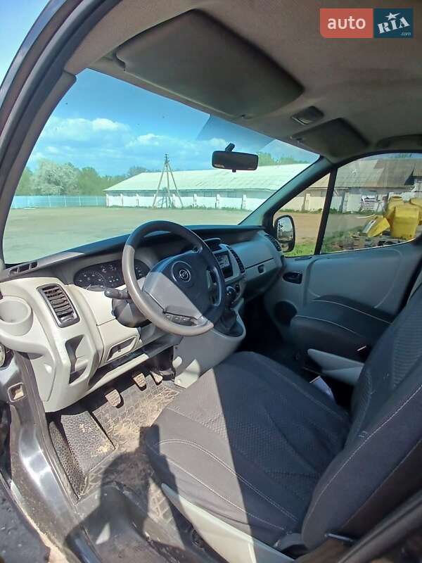 Минивэн Opel Vivaro 2004 в Сумах