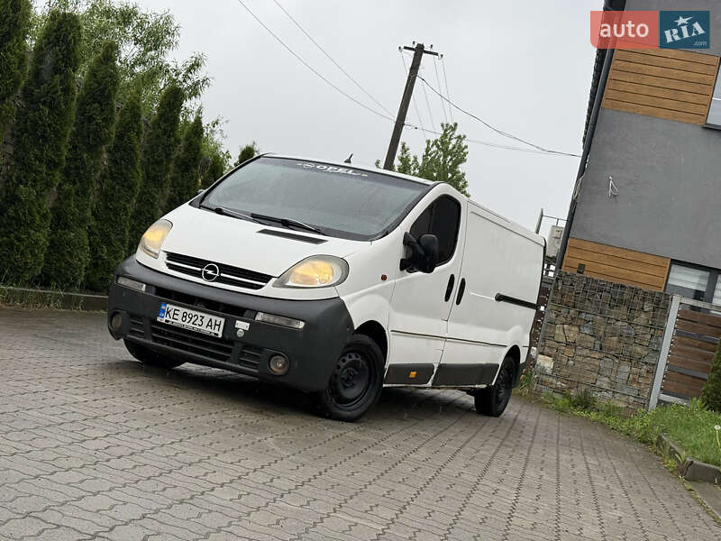 Грузовой фургон Opel Vivaro 2004 в 