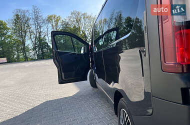 Мінівен Opel Vivaro 2015 в 