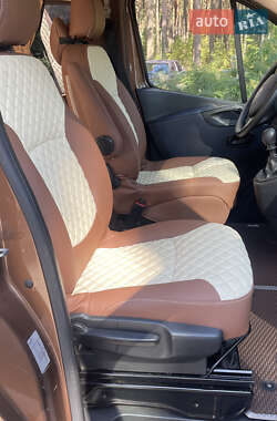 Мінівен Opel Vivaro 2015 в 