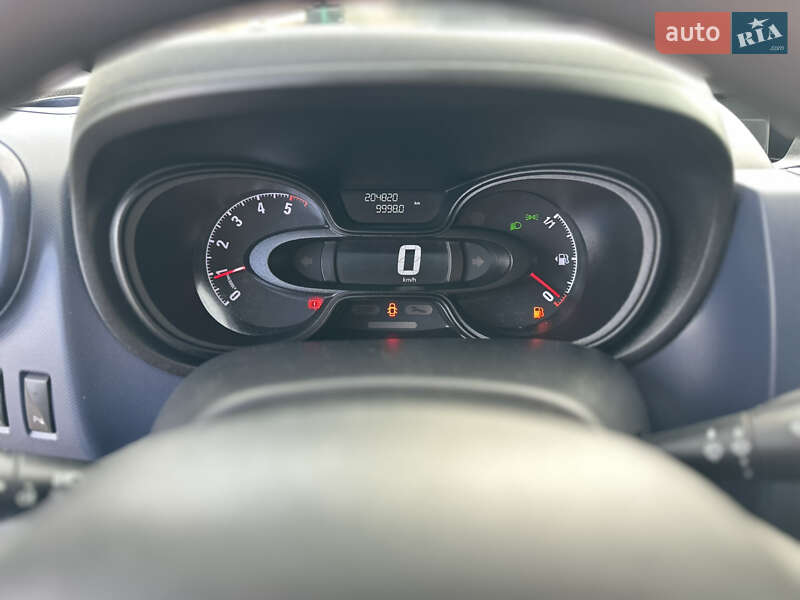 Вантажний фургон Opel Vivaro 2017 в Рівному