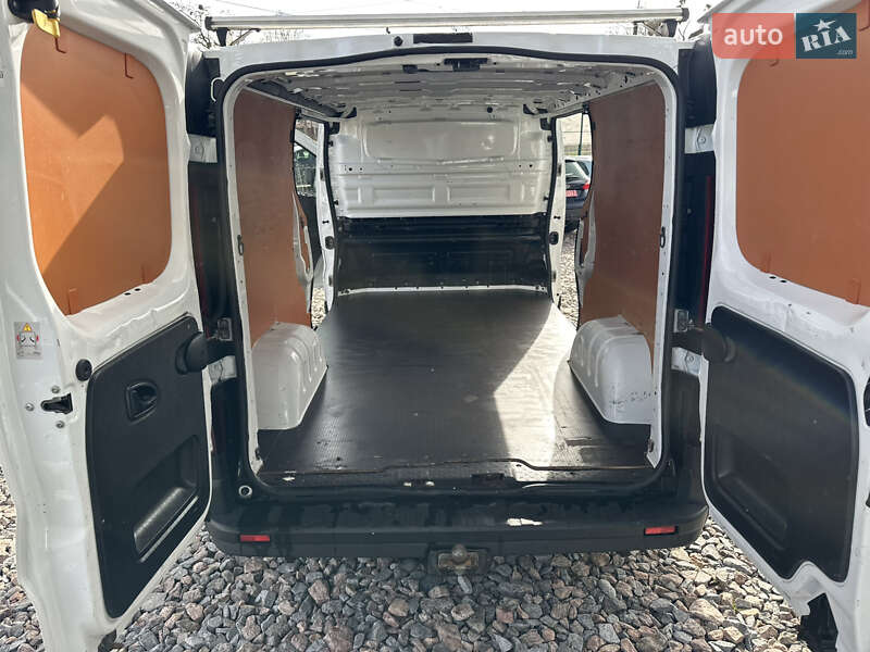 Вантажний фургон Opel Vivaro 2017 в Рівному