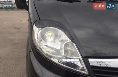 Вантажний фургон Opel Vivaro 2012 в 