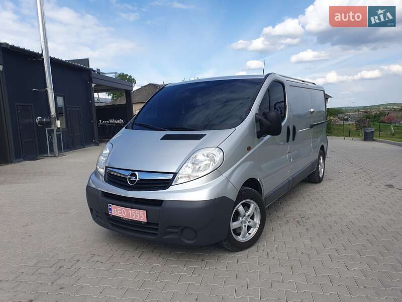 Грузовой фургон Opel Vivaro 2013 в 