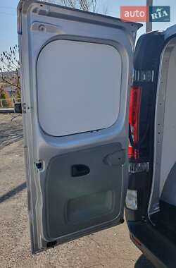 Грузовой фургон Opel Vivaro 2013 в 