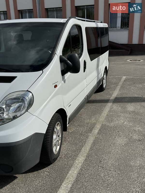 Минивэн Opel Vivaro 2009 в 