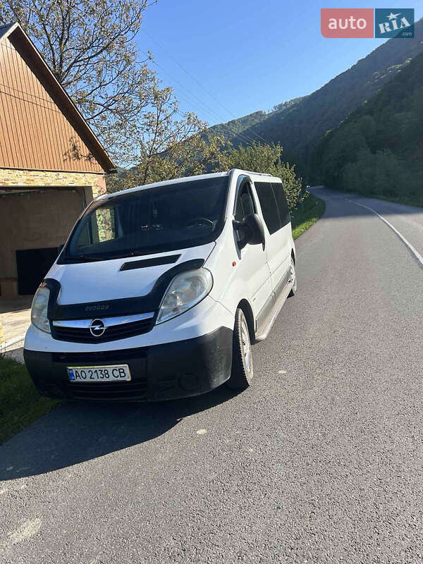 Мінівен Opel Vivaro 2013 в 