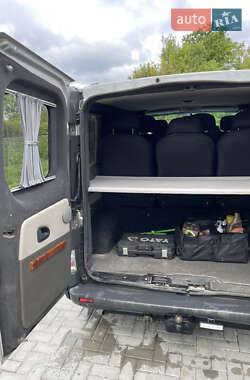 Мінівен Opel Vivaro 2004 в 
