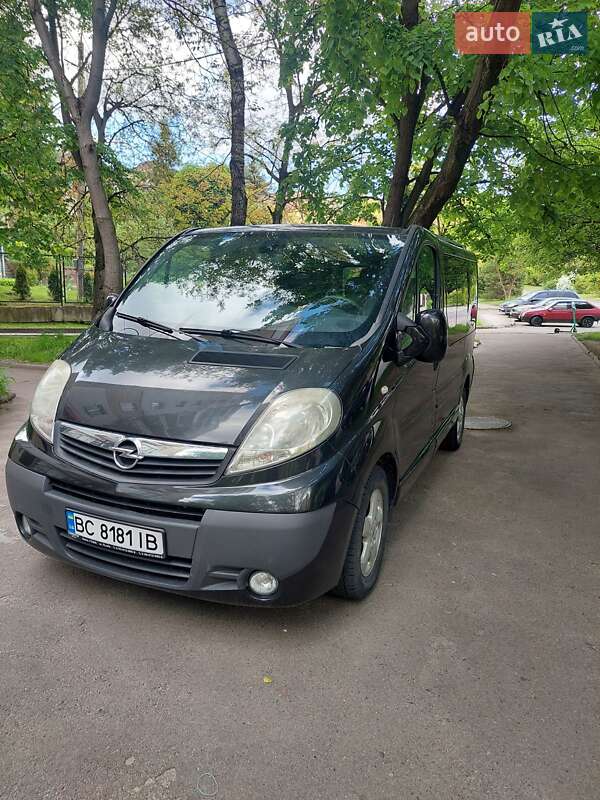 Минивэн Opel Vivaro 2012 в Львове
