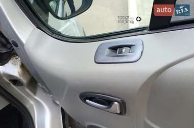 Мінівен Opel Vivaro 2009 в 