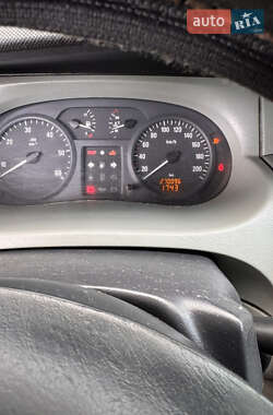 Мінівен Opel Vivaro 2004 в 