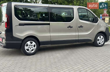 Минивэн Opel Vivaro 2015 в 