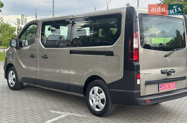Минивэн Opel Vivaro 2015 в 