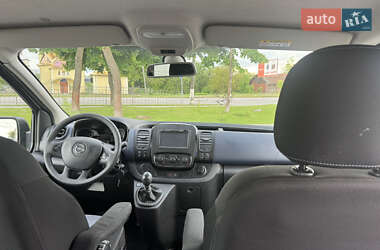 Минивэн Opel Vivaro 2015 в 
