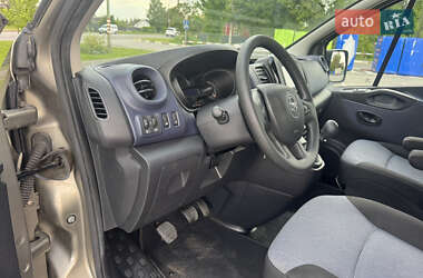 Минивэн Opel Vivaro 2015 в 