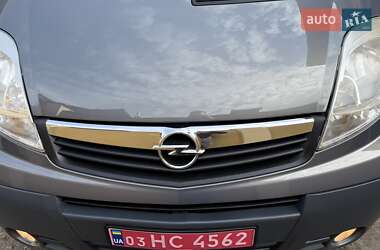 Мінівен Opel Vivaro 2013 в 