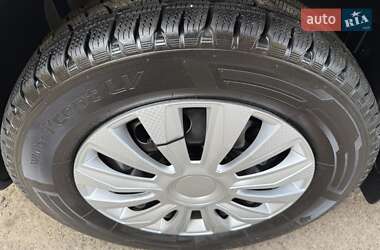 Мінівен Opel Vivaro 2013 в 