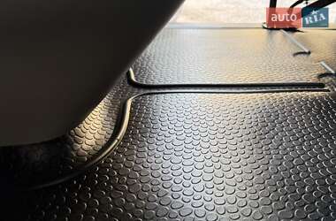 Мінівен Opel Vivaro 2013 в 