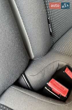 Мінівен Opel Vivaro 2013 в 