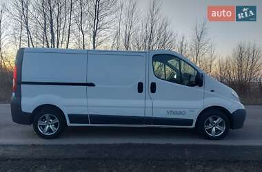 Вантажний фургон Opel Vivaro 2014 в Рівному